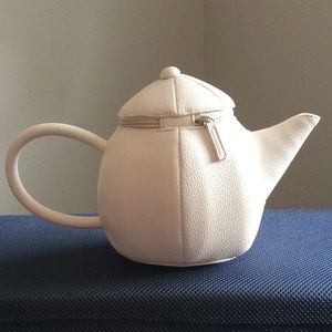 White Teapot